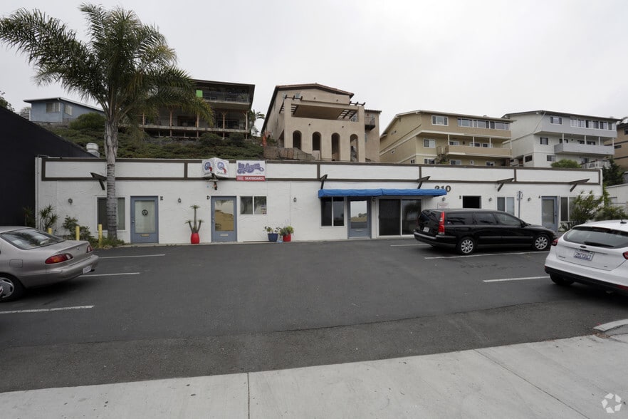 More Photos Of 210 Calle de los Molinos, San Clemente Storefront Retail Office For Lease