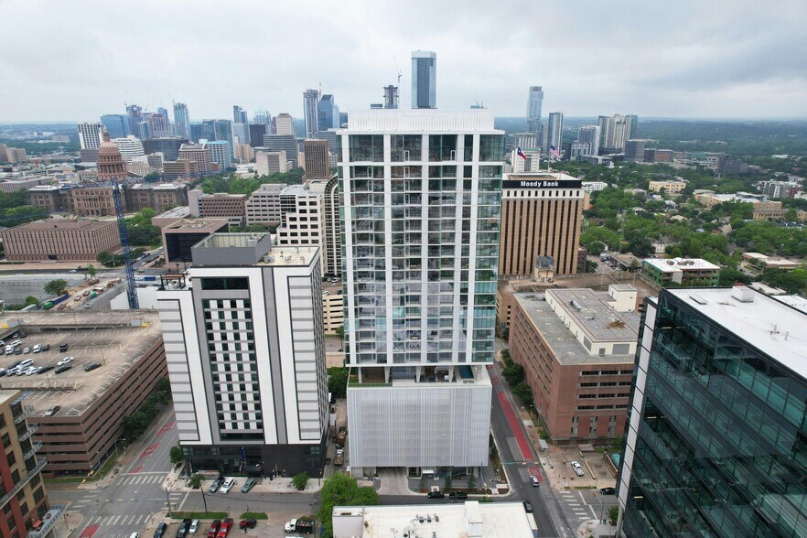 More Photos Of 313 W 17th St, Austin Apartments For Sale