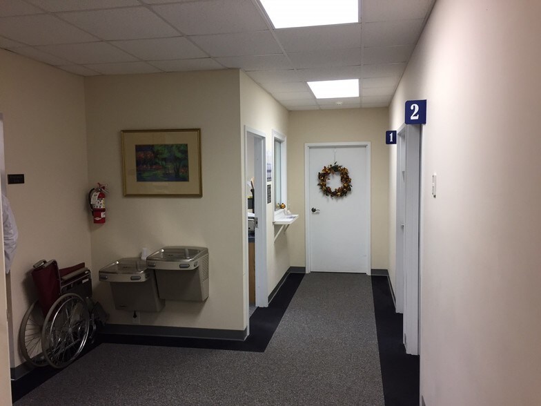 More Photos Of 1001 N Main St, Troy Medical For Sale