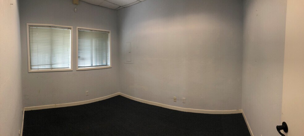 More Photos Of 2100 Embarcadero, Oakland Office For Lease