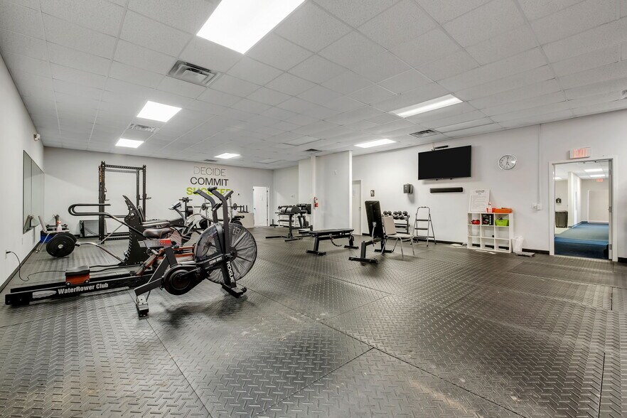 More Photos Of 1690 Capital Cir SW, Tallahassee Warehouse For Sale