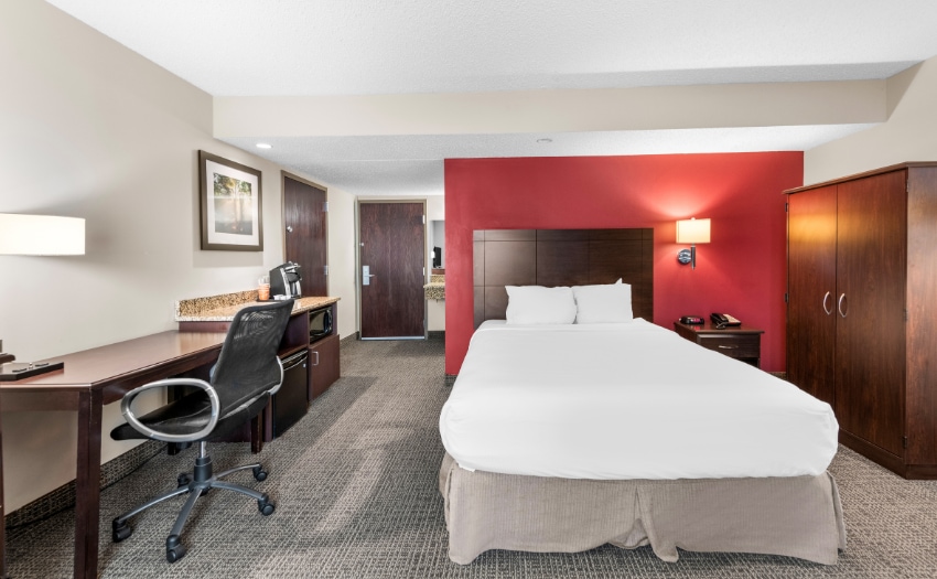 More Photos Of 265 33rd Ave, Columbus Hotel For Sale