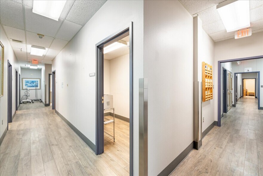 More Photos Of 2160 Capital Cir NE, Tallahassee Medical For Lease