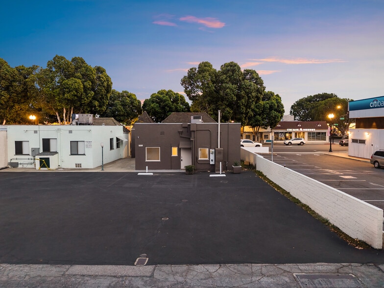 More Photos Of 9511 Las Tunas Dr, Temple City Medical For Sale