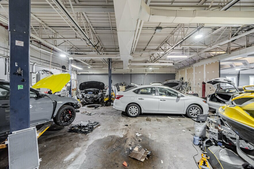 More Photos Of 26 Bramsteele Rd, Brampton Industrial For Sale