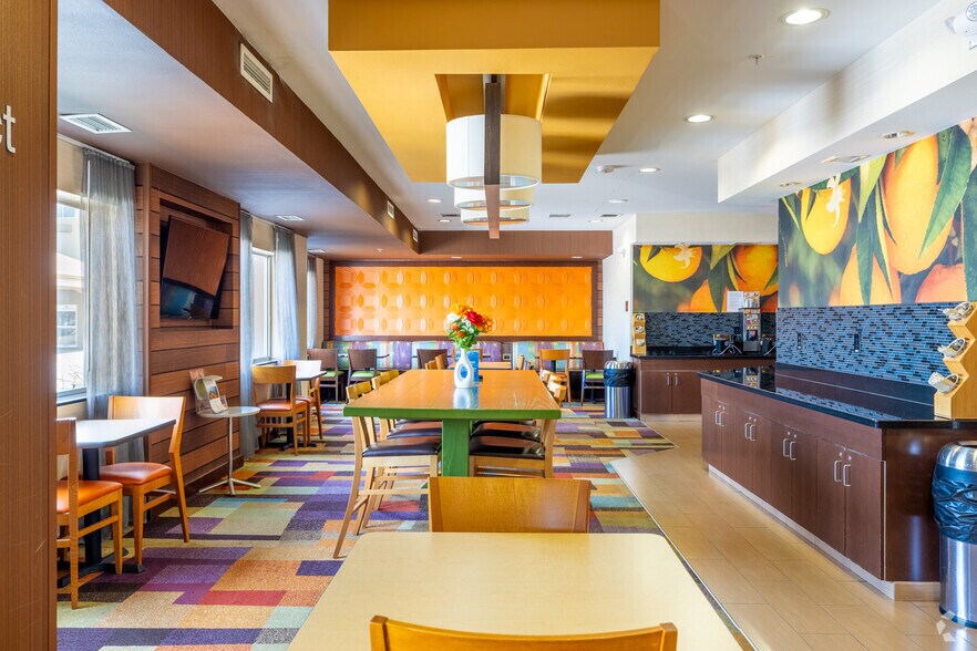 More Photos Of 4221 Industrial Ave, Lincoln Hotel For Sale