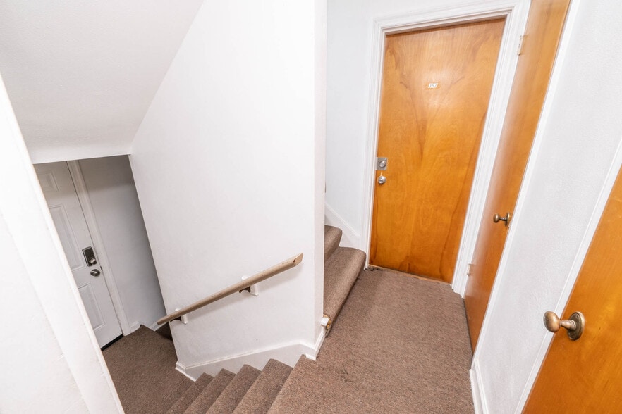 More Photos Of 349 Orchard Dr, Oakwood Apartments For Sale