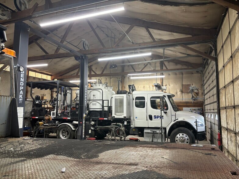 More Photos Of 2200 Industry Ln, Yakima Warehouse For Sale