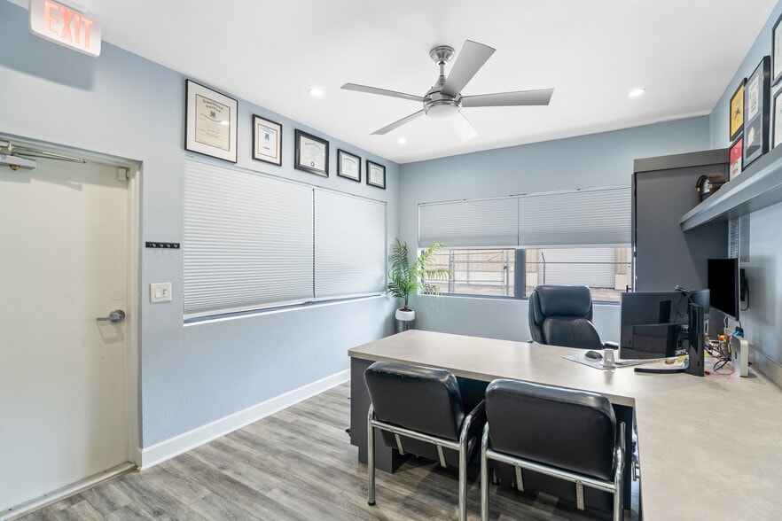 More Photos Of 6241 Arc Way, Fort Myers Office For Sale