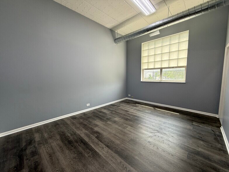 More Photos Of 2252-2260 N Elston Ave, Chicago Warehouse For Lease
