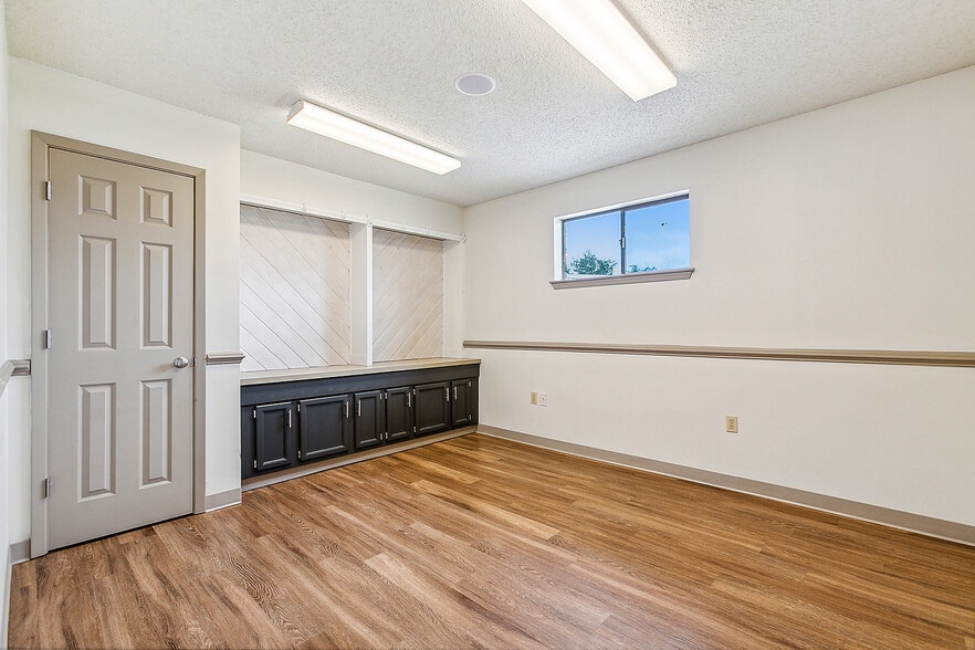 More Photos Of 8656 Highway 23, Belle Chasse Office For Sale