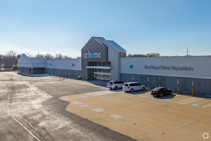 More Photos Of 1811 Monocacy Blvd, Frederick Department Store For Lease