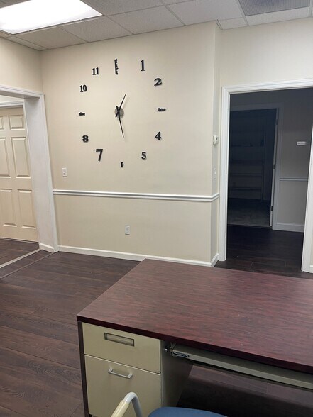 More Photos Of 201-209 W Pike St, Clarksburg Office Residential For Lease