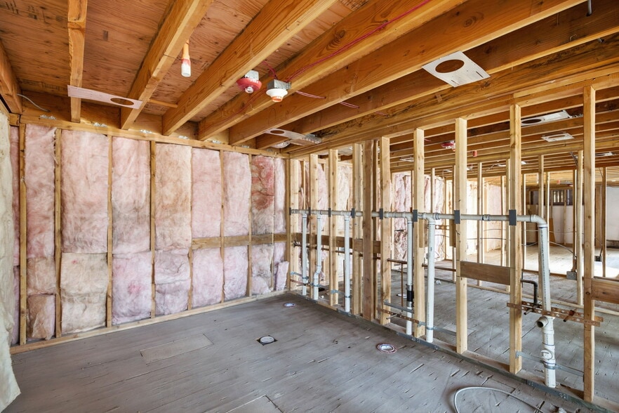 More Photos Of 1623-1633 19th St, Bakersfield Freestanding For Lease