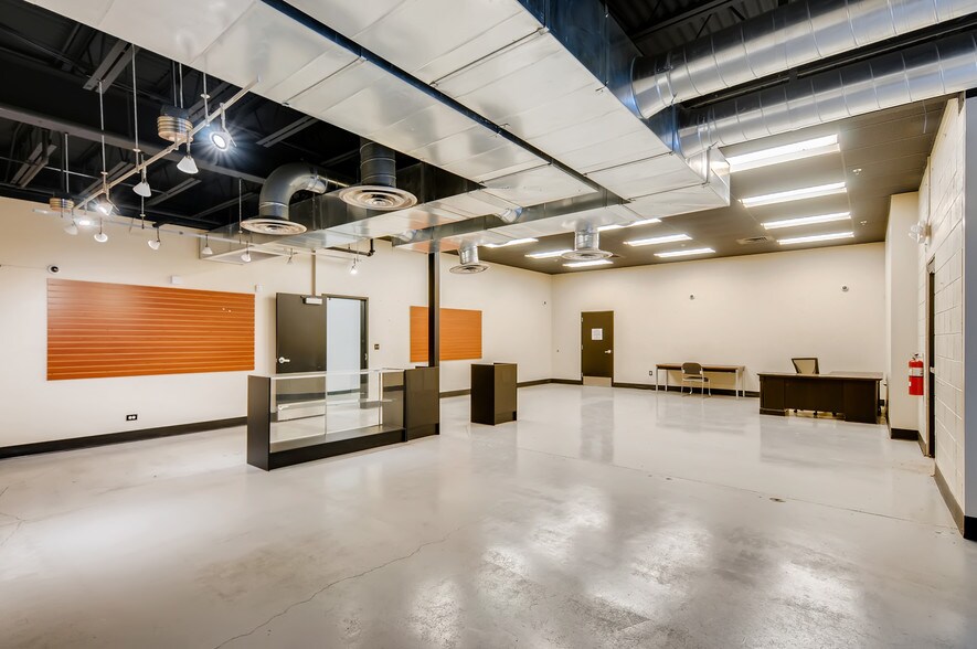 More Photos Of 5550 Joliet St, Denver Warehouse For Sale
