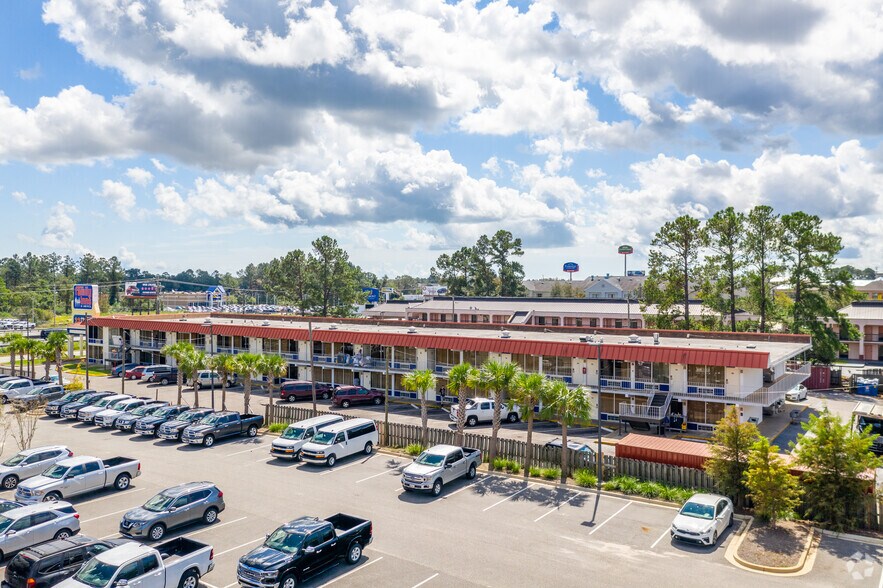 More Photos Of 900 W I-65 Service Rd S, Mobile Hotel For Sale