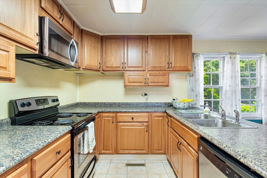 More Photos Of 252 David Bruce Ave, Charlotte Court House Hospitality For Sale