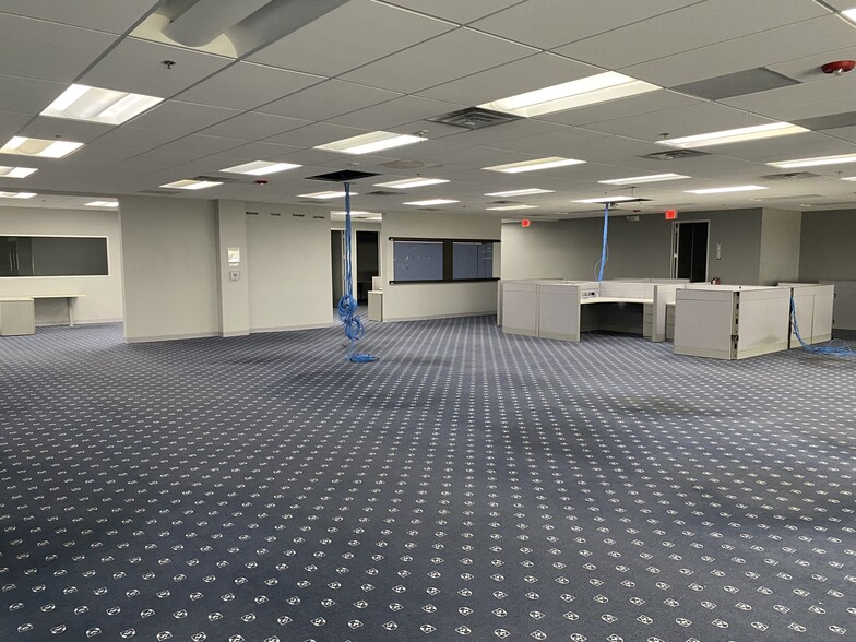 More Photos Of 2370 Meijer Dr, Troy Light Manufacturing For Lease