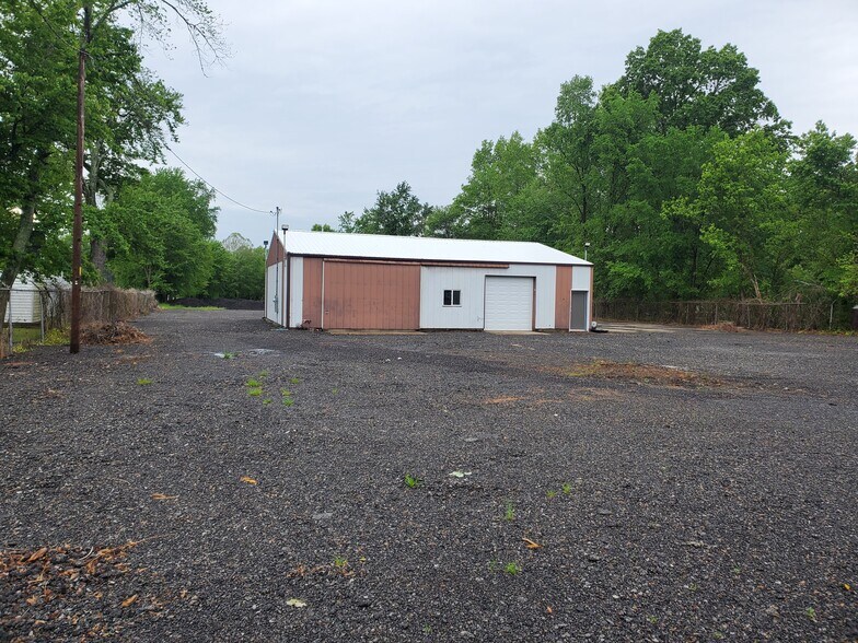 More Photos Of 14021 IL-37, Johnston City Flex For Lease