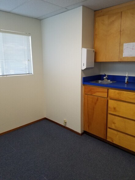 More Photos Of 150 Carnation Dr, Freedom Office For Lease