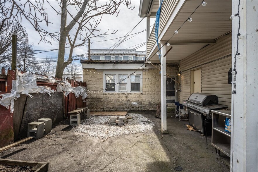 More Photos Of 73 Southgate St, Worcester General Retail For Sale