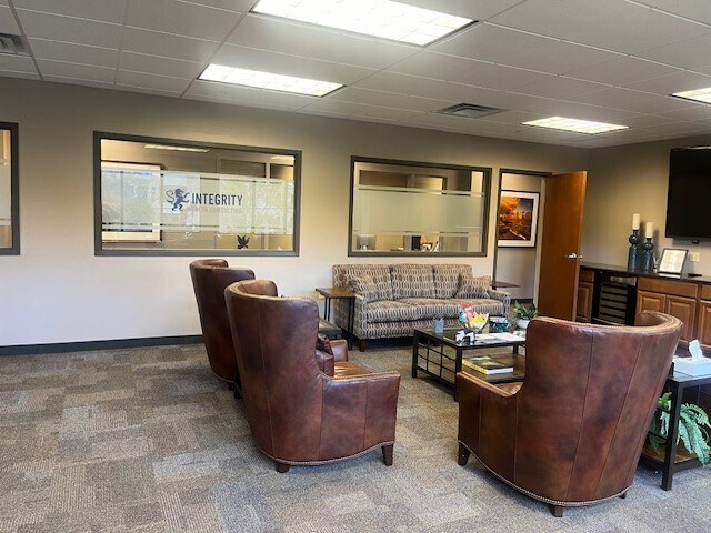 More Photos Of 100 Bradford Rd, Wexford Medical For Lease