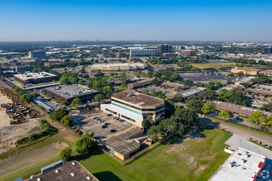 More Photos Of 5700 NW Central Dr, Houston Office For Lease