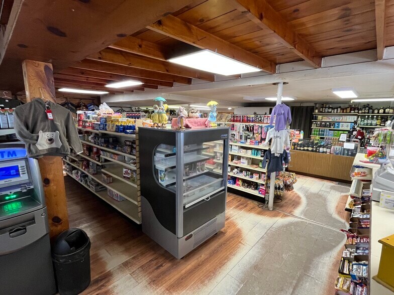 More Photos Of 2600 Otter Av, Tulameen Restaurant For Sale