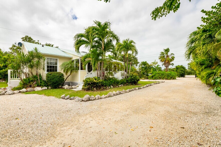 More Photos Of 21544 Overseas Hwy, Cudjoe Key Hotel For Sale