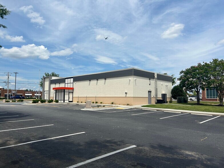 More Photos Of 1466 Woodruff Rd, Greenville Fast Food For Sale