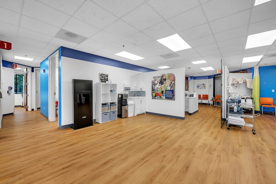 More Photos Of 1751 S Naperville Rd, Wheaton Medical For Sale