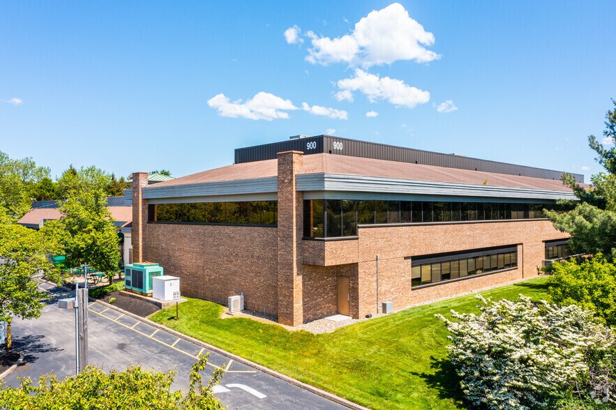More Photos Of 900 Business Center Dr, Horsham Township Light Distribution For Lease