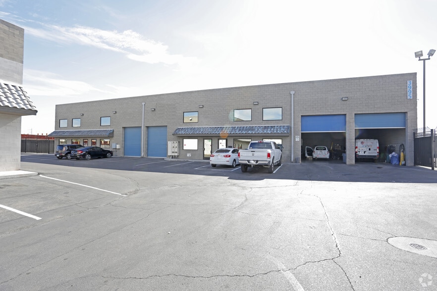 More Photos Of 3995 W Quail Ave, Las Vegas Warehouse For Lease