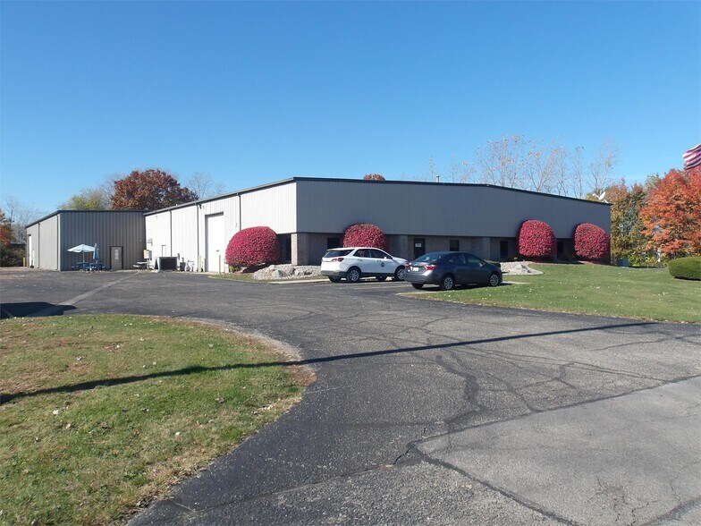 Primary Photo Of 2921 Lavanture Pl, Elkhart Manufacturing For Lease
