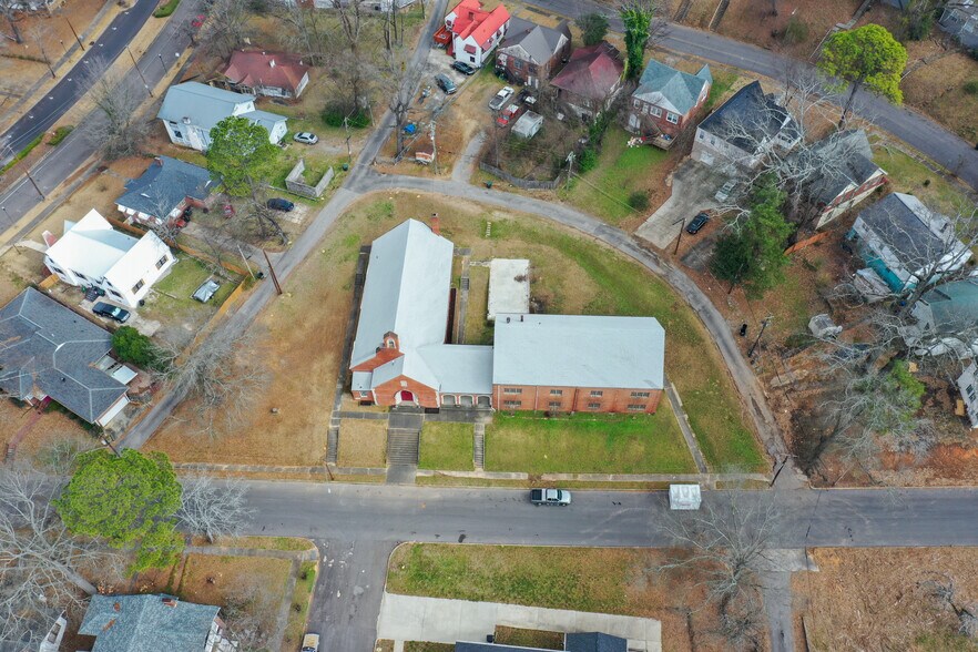 More Photos Of 2001 Avenue Z, Birmingham Religious Facility For Sale