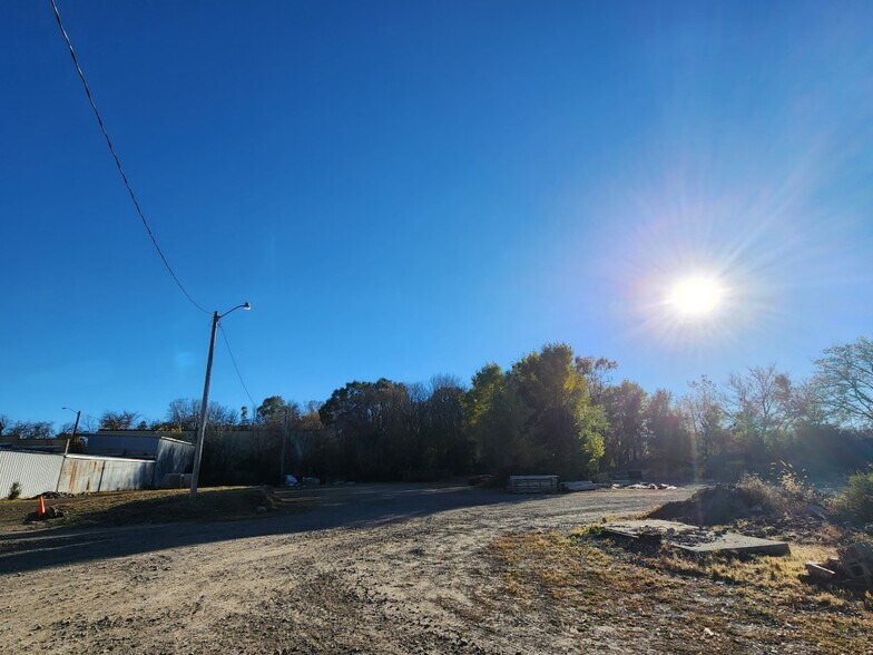More Photos Of 708-712 S Jefferson Ave, Mason City Warehouse For Sale