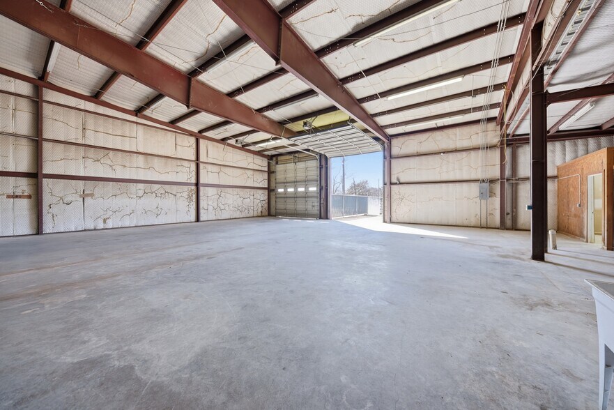 More Photos Of 1140 Finfeather Rd, Bryan Flex For Lease