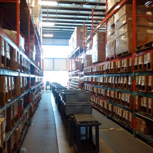 More Photos Of 50 Bittern St, Hamilton Warehouse For Lease