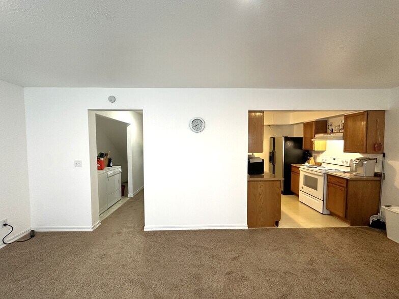 More Photos Of 309 8th St, Hugo Apartments For Sale