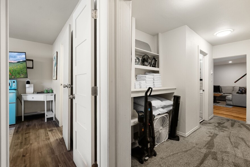 More Photos Of 501 N 4th Ave, Sandpoint Hotel For Sale