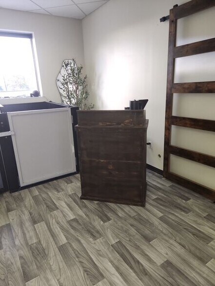 More Photos Of 6713 Broadway, Pearland Freestanding For Lease