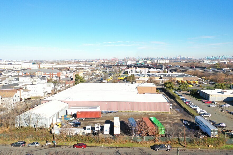 More Photos Of 26 Papetti Plz, Elizabeth Warehouse For Lease