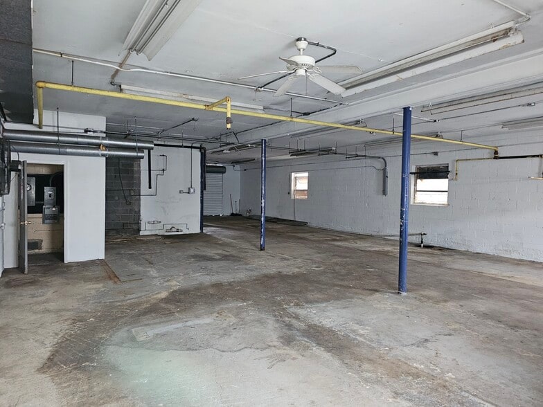 More Photos Of 252-254 Green St, South Hackensack Warehouse For Sale