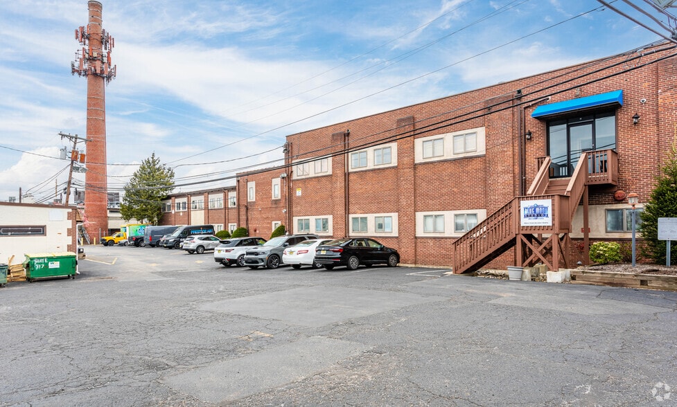 More Photos Of 86 Lackawanna Ave, Woodland Park Warehouse For Lease