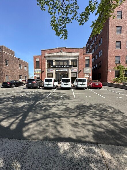 Primary Photo Of 98-100 Farmington Ave, Hartford Office For Lease