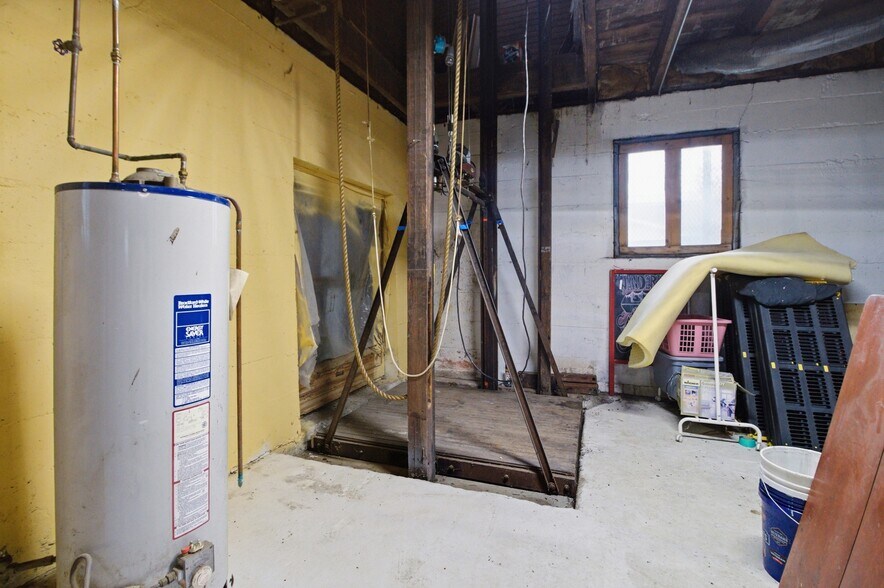More Photos Of 437 William Ave, Davis Storefront Retail Residential For Sale