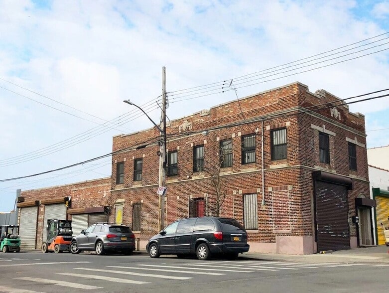 Primary Photo Of 1318 Oakpoint Ave, Bronx Distribution For Lease