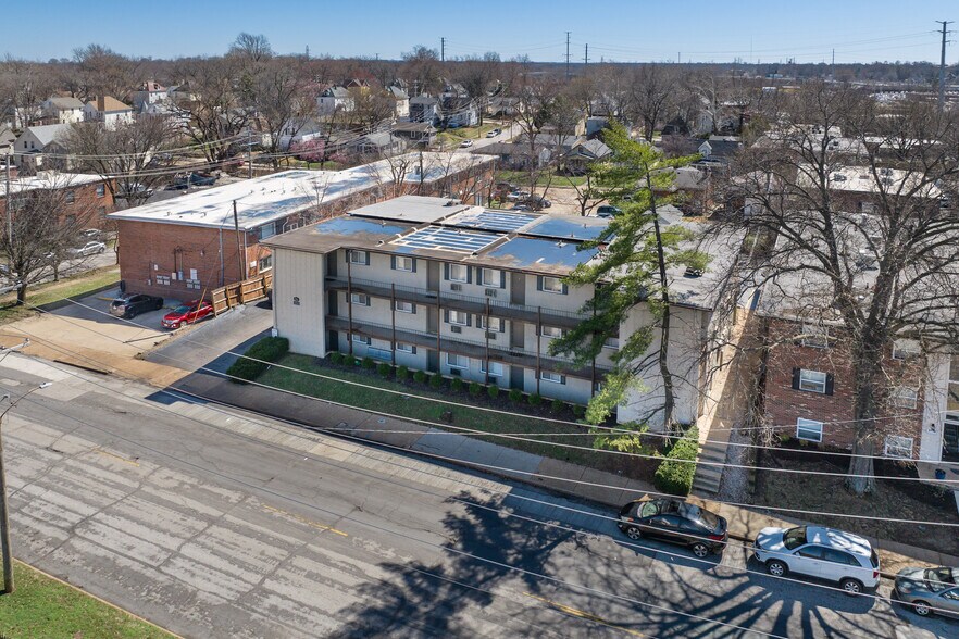 More Photos Of 3704 Greenwood Blvd, Maplewood Apartments For Sale