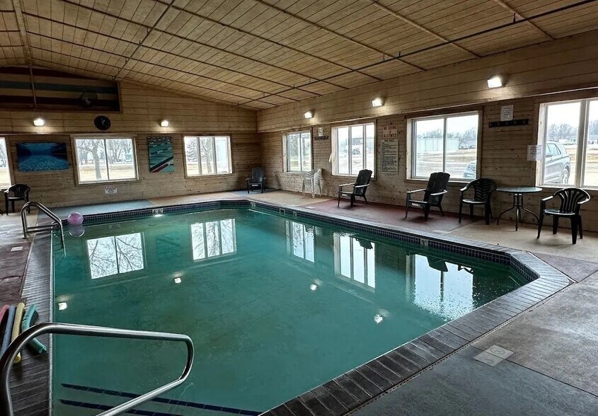 More Photos Of 288 US Highway 14 W, De Smet Hotel For Sale