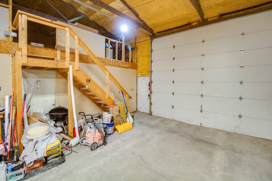 More Photos Of 200 Mounts st, Carlinville Industrial For Sale